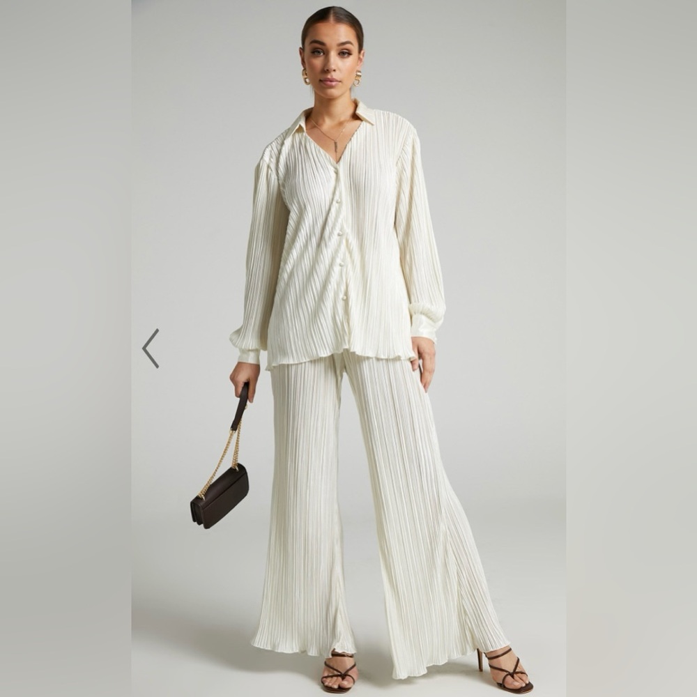 Showpo Beca Plisse Flared Pant - Cream